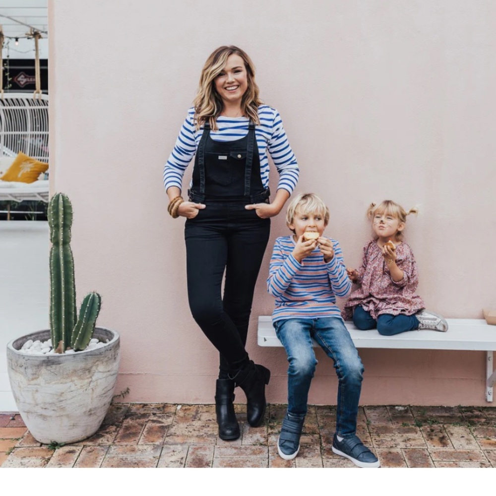 Mumsie kangaroo overalls